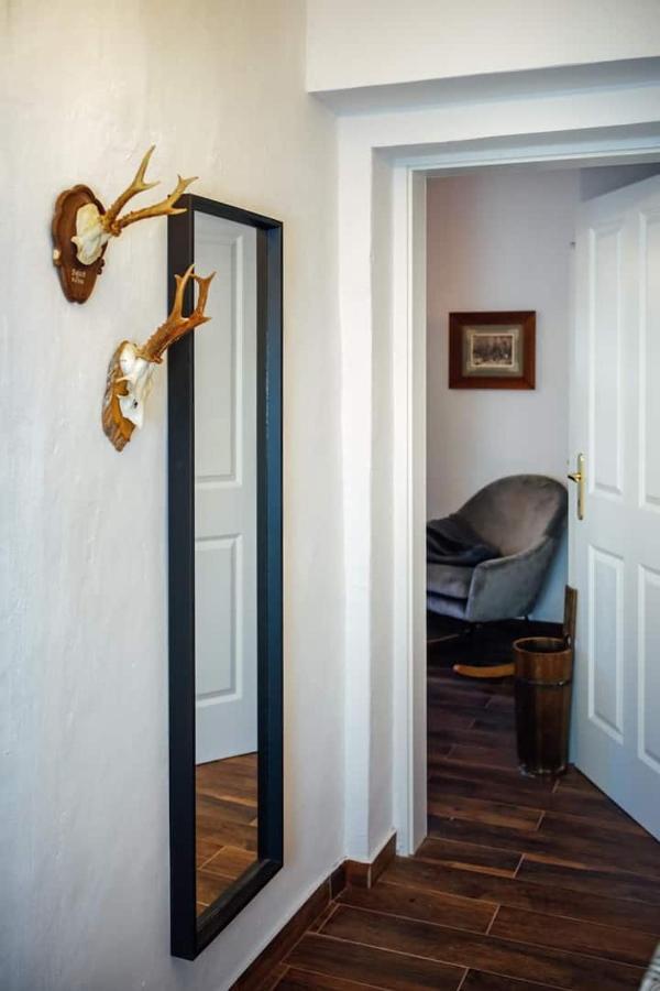 Apartment Aussee- Beletage Salzherrenhof- Kueche, Wlan, Netflix Bad Aussee Bagian luar foto