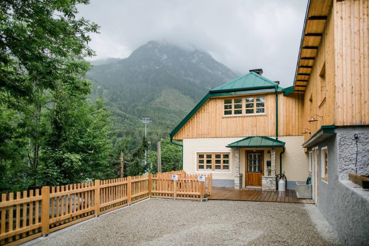 Apartment Aussee- Beletage Salzherrenhof- Kueche, Wlan, Netflix Bad Aussee Bagian luar foto