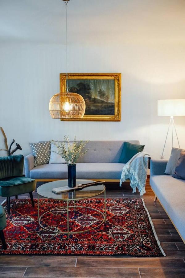 Apartment Aussee- Beletage Salzherrenhof- Kueche, Wlan, Netflix Bad Aussee Bagian luar foto