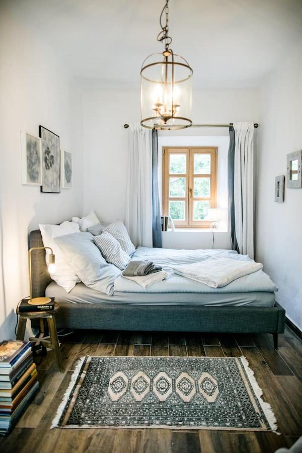 Apartment Aussee- Beletage Salzherrenhof- Kueche, Wlan, Netflix Bad Aussee Bagian luar foto